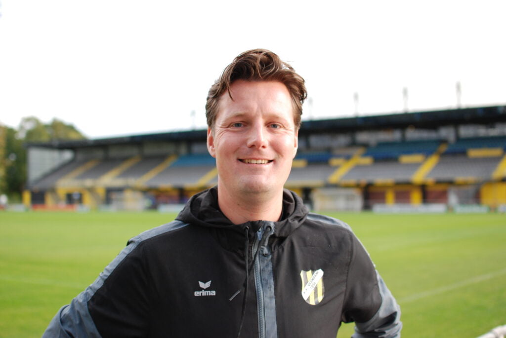 Anne Semplonius, trainer Veendam 1894, fotograaf Klaas Fleurke