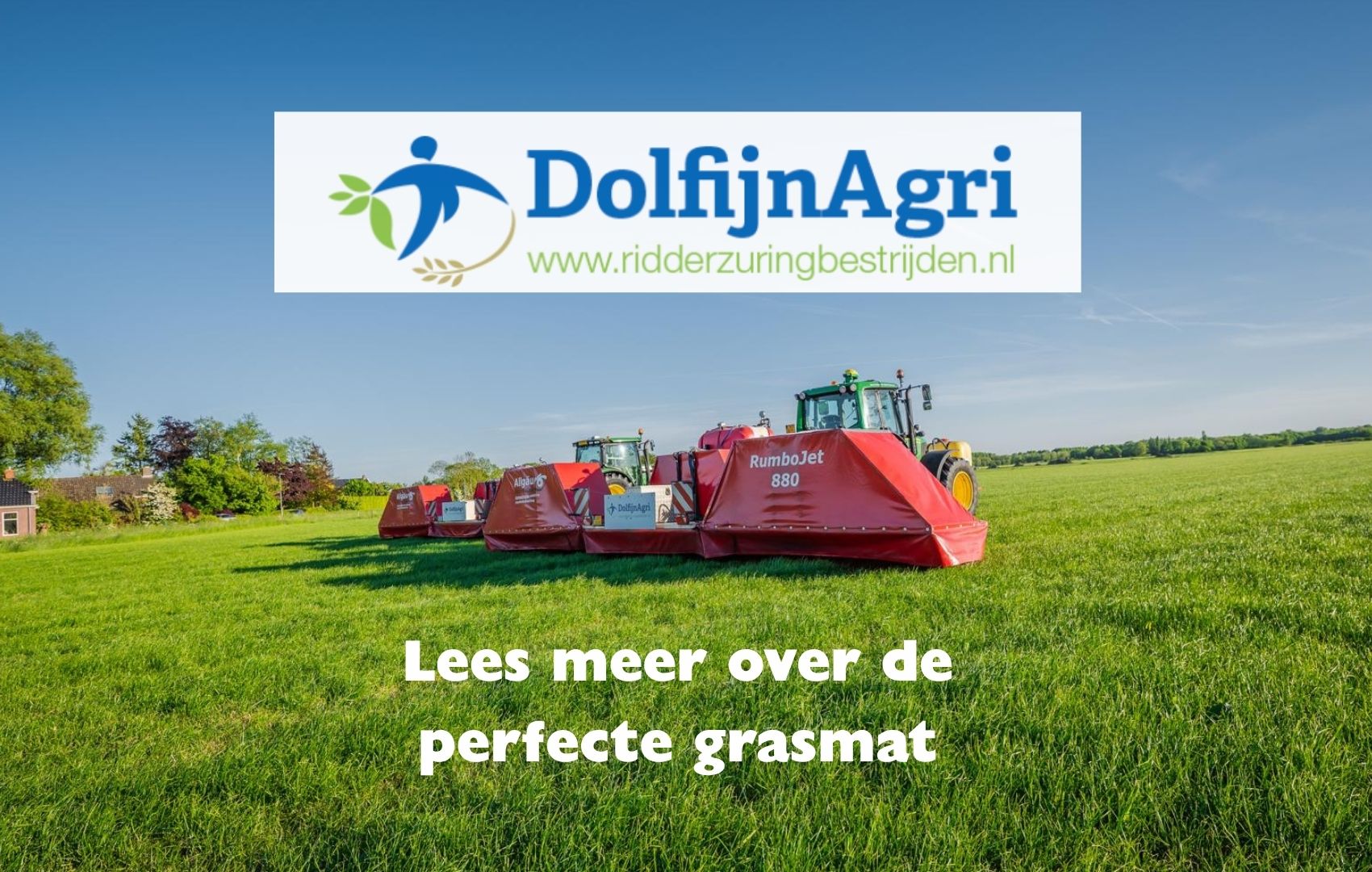 Jan Dolfijn van Dolfijn Agri met machine voor ridderzuringbestrijding op sportveld