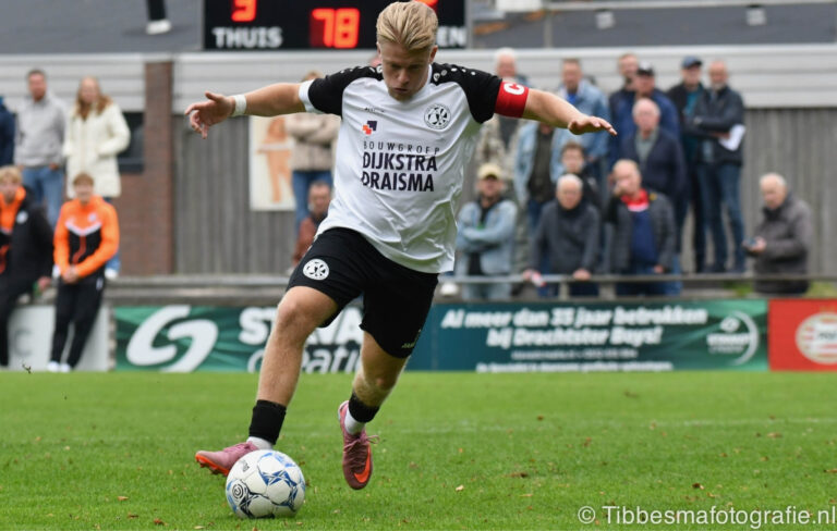 Dylan smit Drachtster Boys in actie