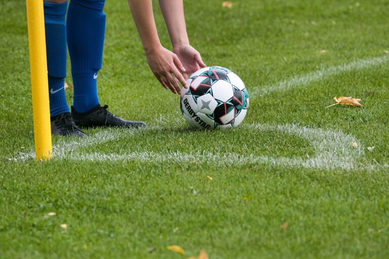 Eerste klasse F, Voetbalveld corner hoek