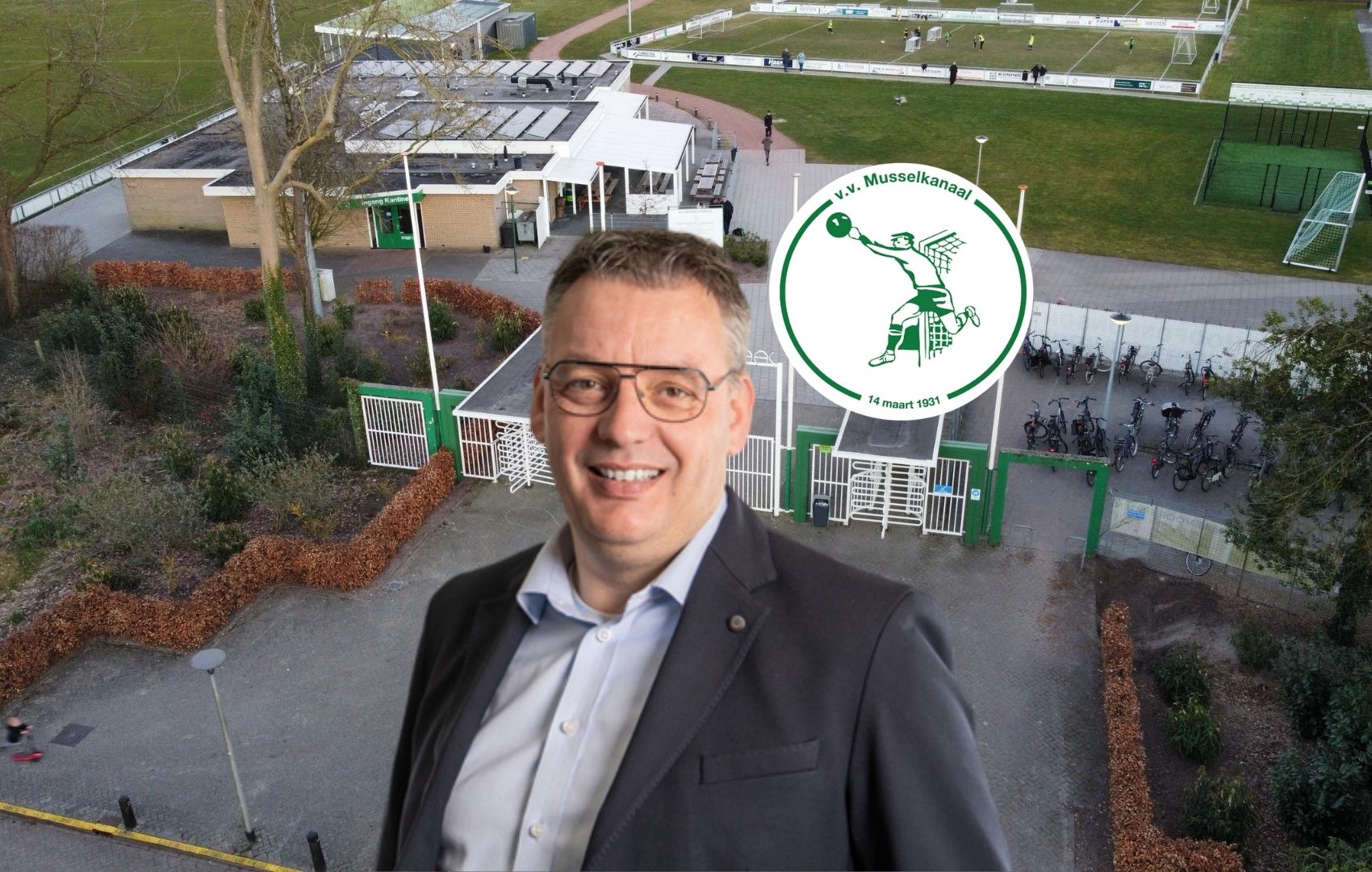 Voorzitter René Rakers van v.v. Musselkanaal op sportpark Musselkanaal